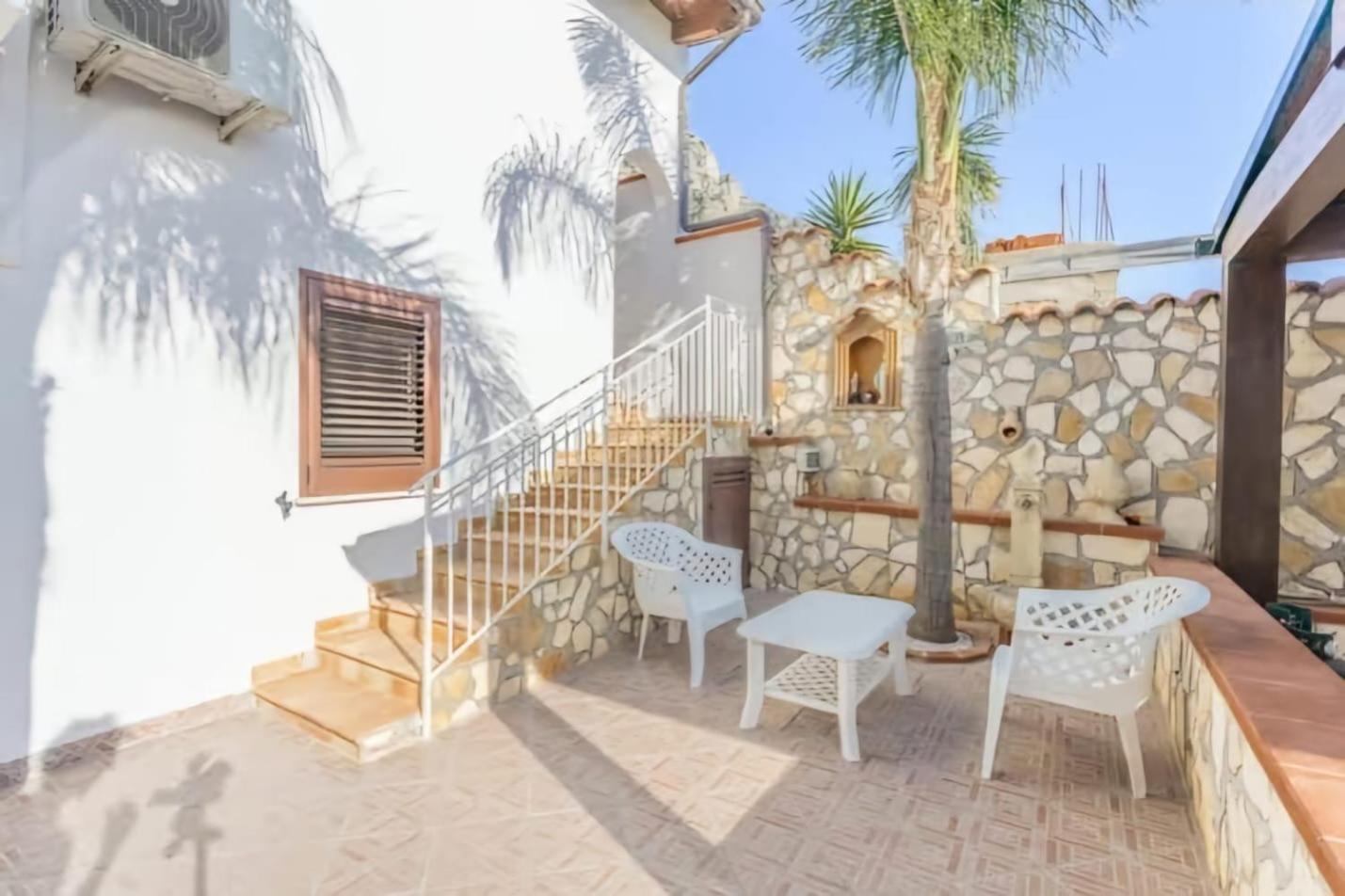 Villa Antonio شينيسي المظهر الخارجي الصورة
